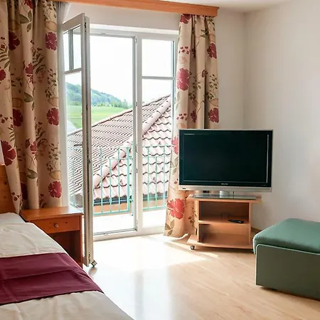 Hiesel-villa Untersbergblick Guest house Anthering